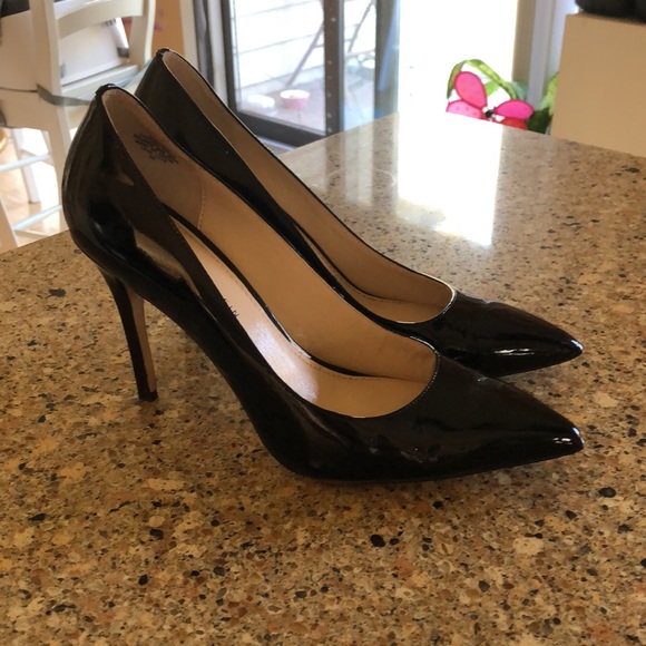 Anne Klein patent black leather heels size 8 - Picture 2 of 6